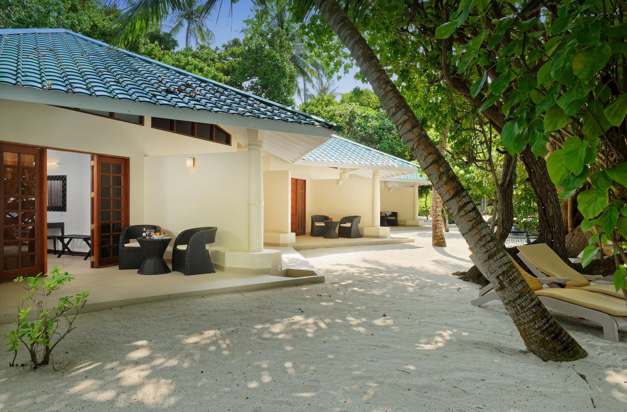 Resort Embudu Village Embudu Island